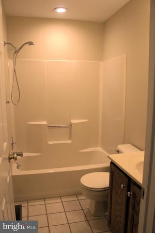 4302 FOX POINTE CT, Glen Mills, PA 19342