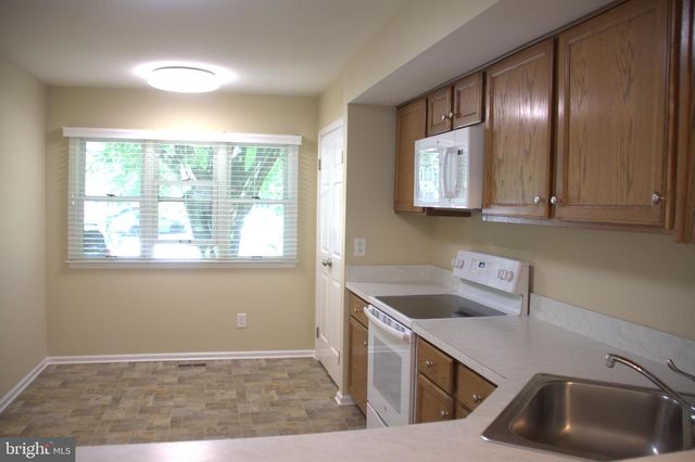 4302 FOX POINTE CT, Glen Mills, PA 19342