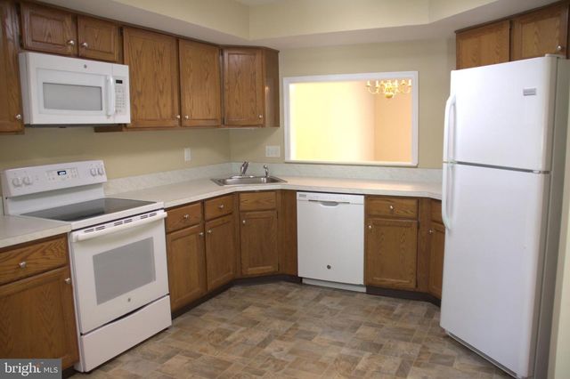 4302 FOX POINTE CT, Glen Mills, PA 19342