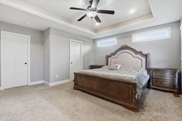 4801 BREAKERS CT, Columbia, MO 65203