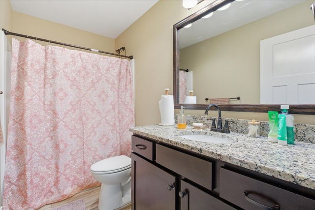 4801 BREAKERS CT, Columbia, MO 65203