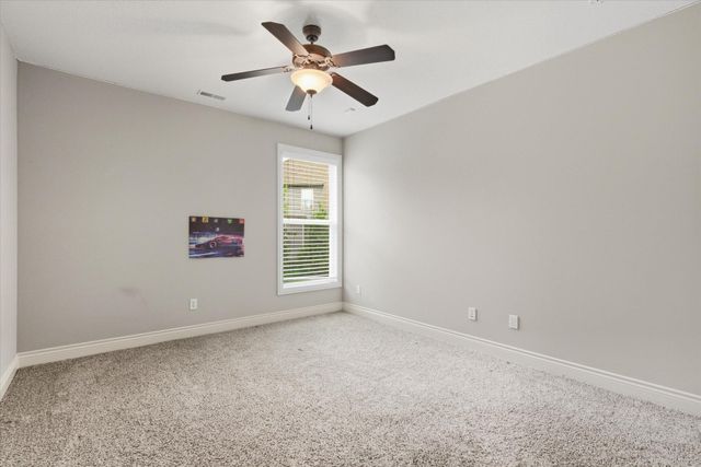 4801 BREAKERS CT, Columbia, MO 65203