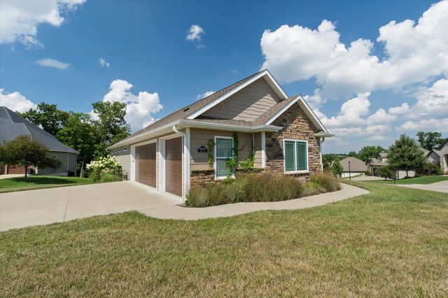 4801 BREAKERS CT, Columbia, MO 65203