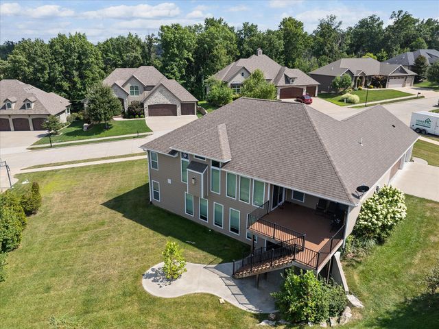 4801 BREAKERS CT, Columbia, MO 65203