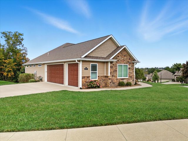 4801 BREAKERS CT, Columbia, MO 65203