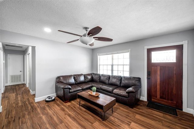 4815 PLANTATION DRIVE, Tampa, FL 33615