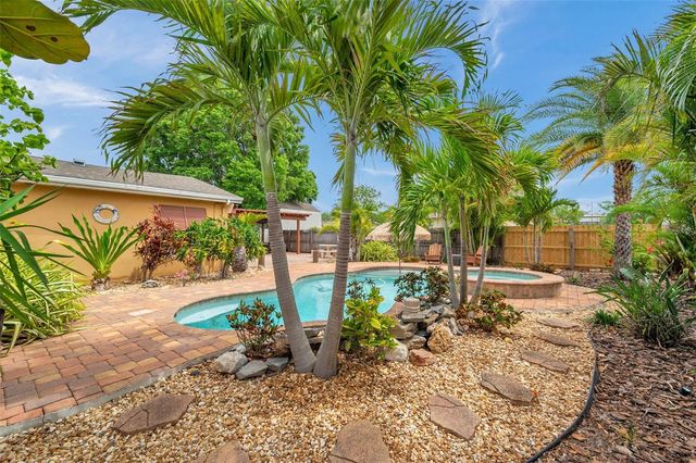 4815 PLANTATION DRIVE, Tampa, FL 33615