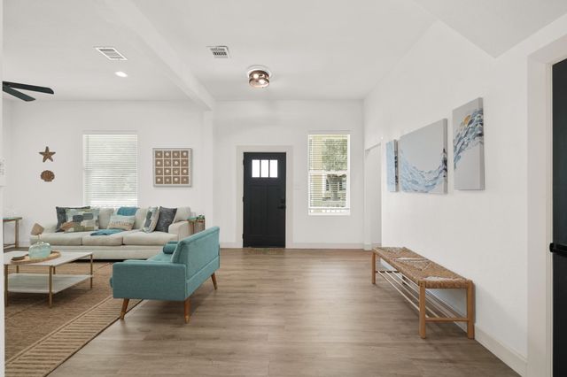 3124 Bernardo De Galvez Avenue, Galveston, TX 77550