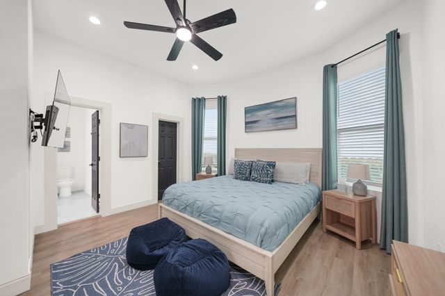 3124 Bernardo De Galvez Avenue, Galveston, TX 77550