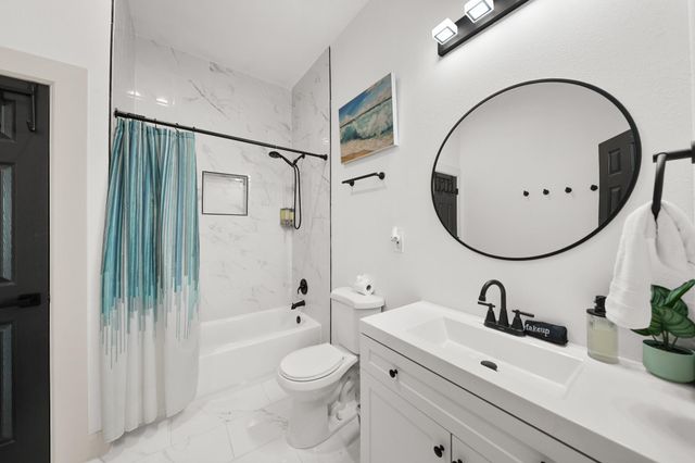 3124 Bernardo De Galvez Avenue, Galveston, TX 77550
