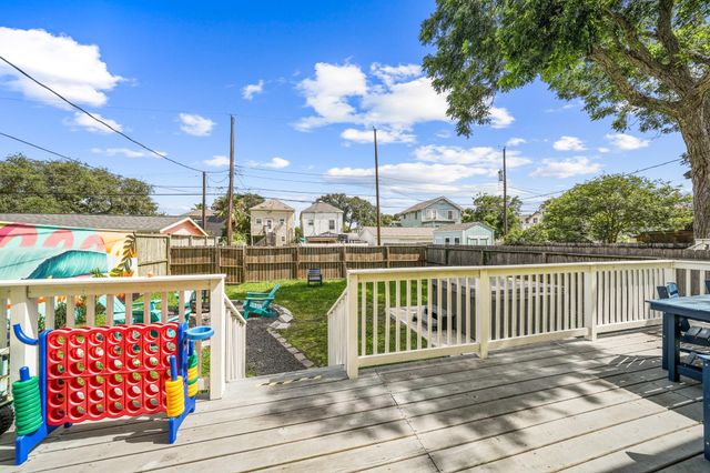 3124 Bernardo De Galvez Avenue, Galveston, TX 77550