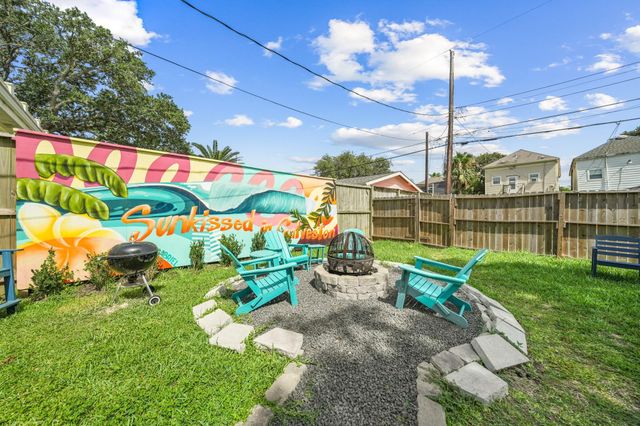 3124 Bernardo De Galvez Avenue, Galveston, TX 77550