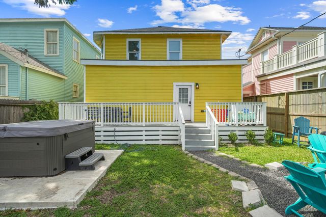 3124 Bernardo De Galvez Avenue, Galveston, TX 77550