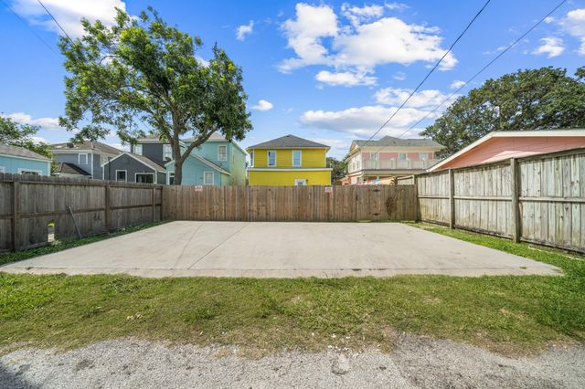 3124 Bernardo De Galvez Avenue, Galveston, TX 77550