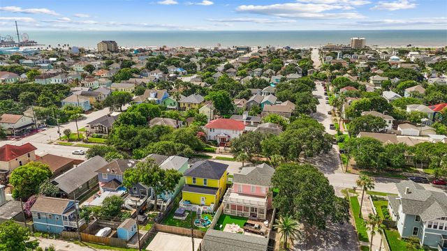 3124 Bernardo De Galvez Avenue, Galveston, TX 77550