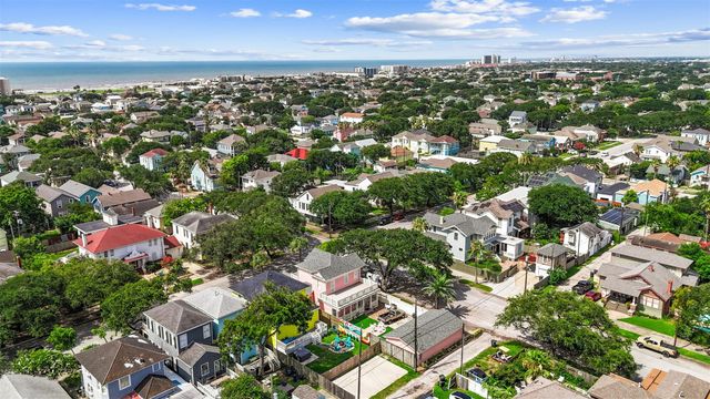 3124 Bernardo De Galvez Avenue, Galveston, TX 77550