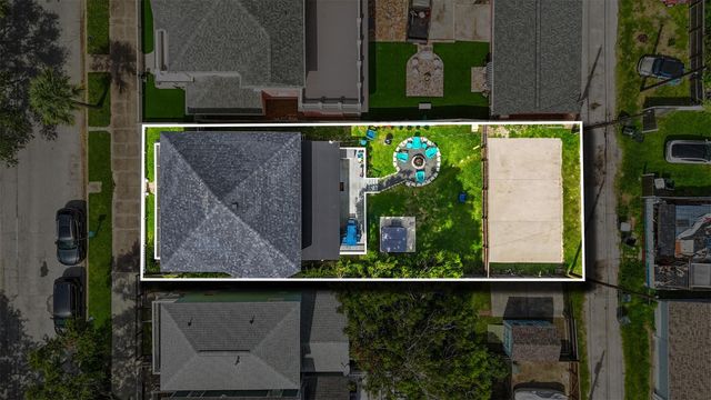 3124 Bernardo De Galvez Avenue, Galveston, TX 77550