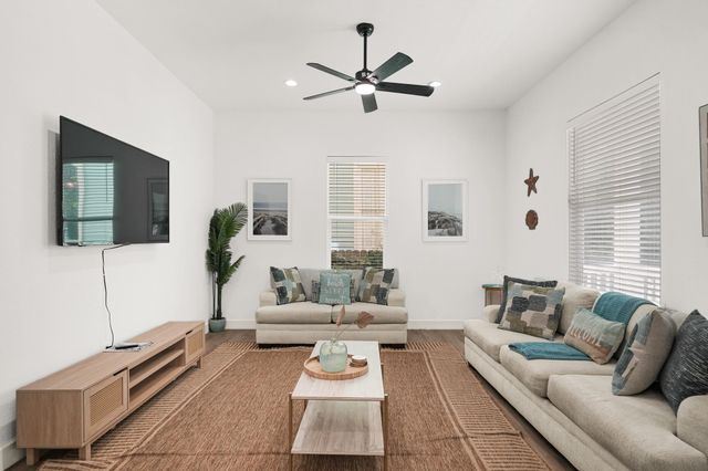3124 Bernardo De Galvez Avenue, Galveston, TX 77550