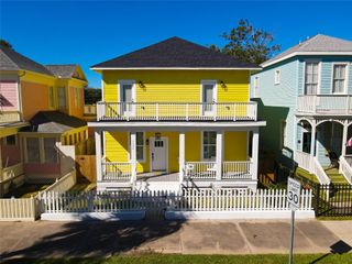 3124 Bernardo De Galvez Avenue, Galveston, TX 77550