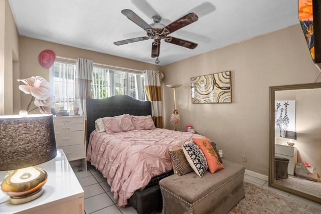 2748 NE 28th Avenue 13, Lighthouse Point, FL 33064