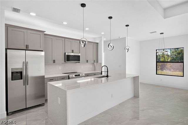 3706 Gene AVE N, Lehigh Acres, FL 33971