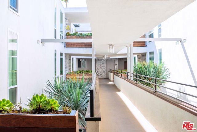 901 Ocean Avenue, Santa Monica, CA 90403