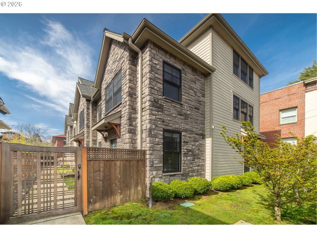 627 Ne RANDALL Ave, Portland, OR 97232