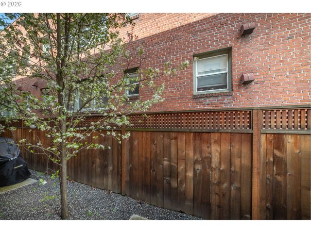 627 Ne RANDALL Ave, Portland, OR 97232