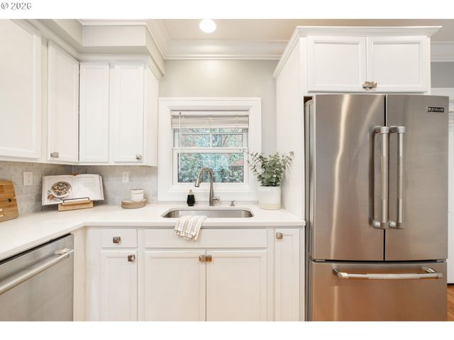 627 Ne RANDALL Ave, Portland, OR 97232