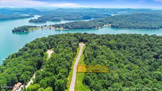 565 S Two Rivers Lane, Lafollette, TN 37766