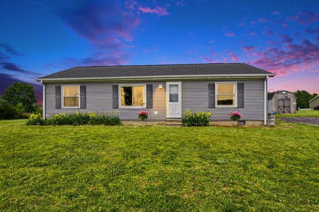 3065 Chamberlain Road, Buchanan, MI 49107