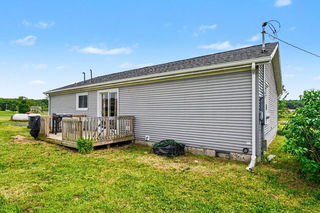 3065 Chamberlain Road, Buchanan, MI 49107