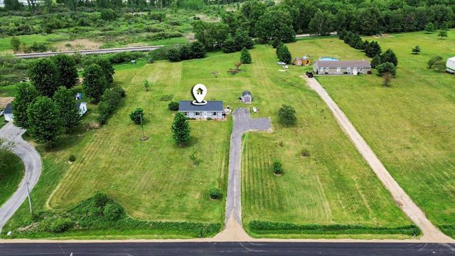 3065 Chamberlain Road, Buchanan, MI 49107
