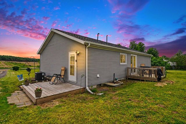 3065 Chamberlain Road, Buchanan, MI 49107