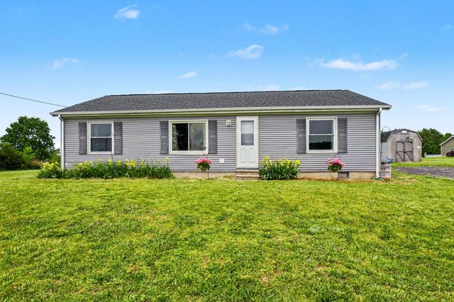 3065 Chamberlain Road, Buchanan, MI 49107