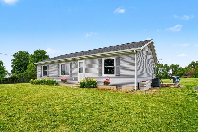 3065 Chamberlain Road, Buchanan, MI 49107