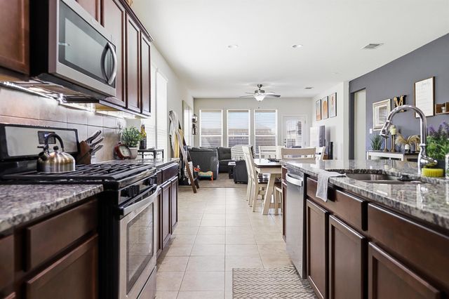 158 Fern DR, Buda, TX 78610