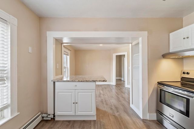 11 Pine Street, Leominster, MA 01453