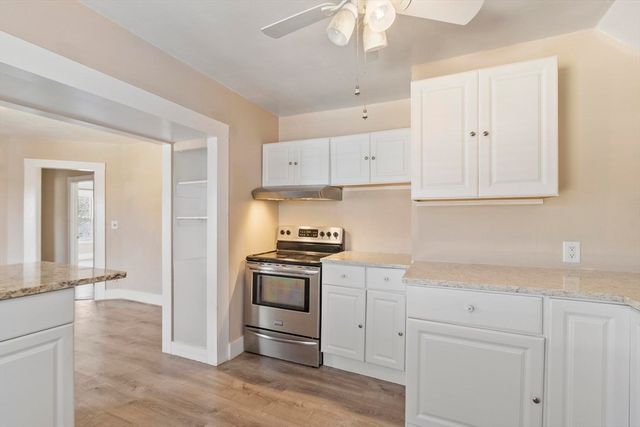 11 Pine Street, Leominster, MA 01453