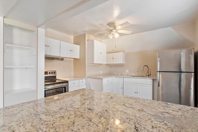 11 Pine Street, Leominster, MA 01453