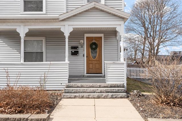 11 Pine Street, Leominster, MA 01453