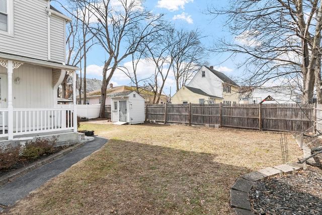 11 Pine Street, Leominster, MA 01453