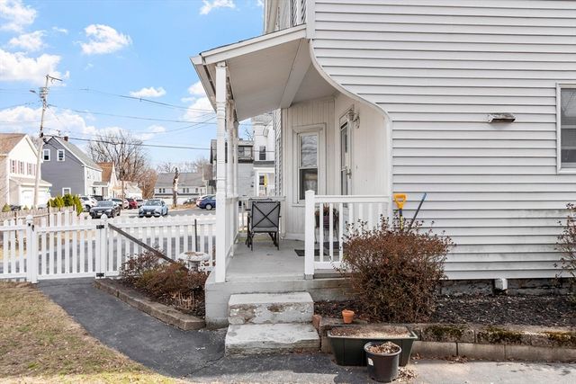 11 Pine Street, Leominster, MA 01453