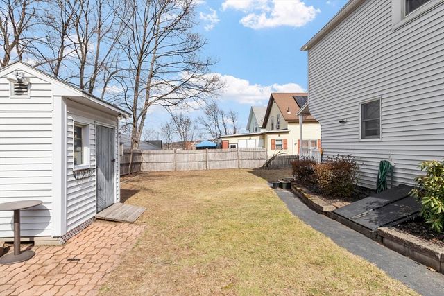 11 Pine Street, Leominster, MA 01453