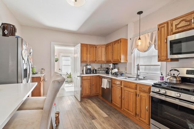 11 Pine Street, Leominster, MA 01453