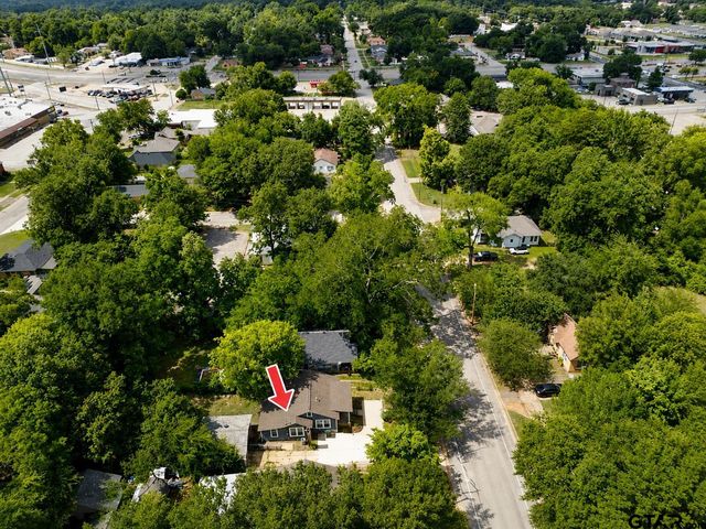 618 N Moore, Tyler, TX 75702