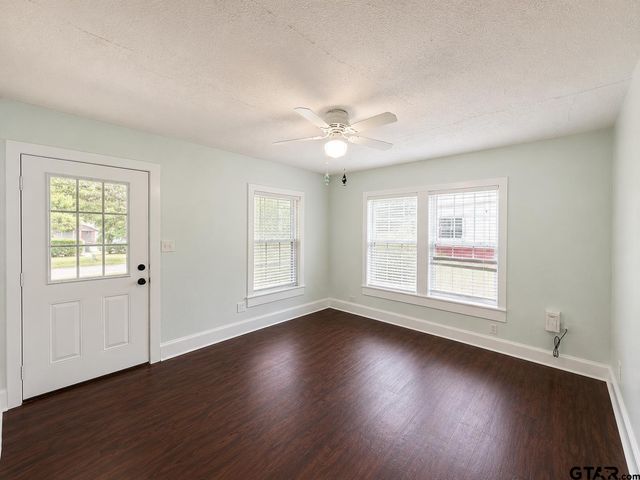 618 N Moore, Tyler, TX 75702