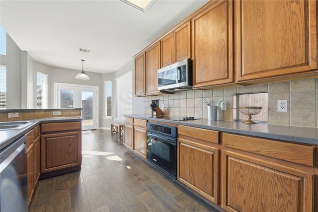 2736 Maple Creek Drive, Fort Worth, TX 76177