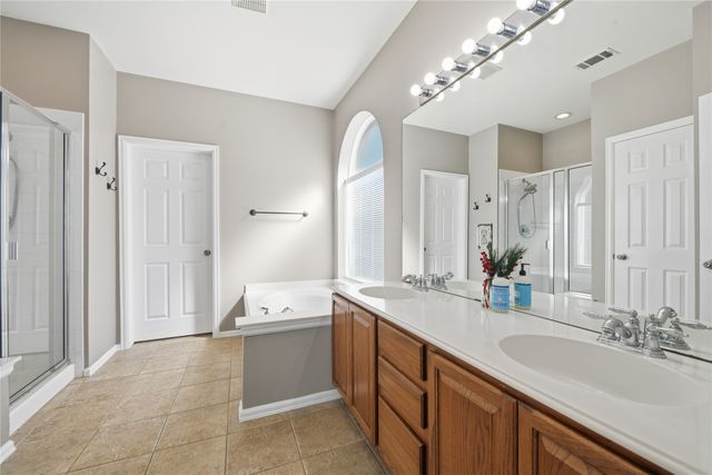 2736 Maple Creek Drive, Fort Worth, TX 76177