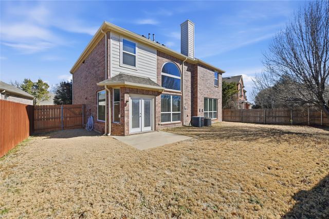 2736 Maple Creek Drive, Fort Worth, TX 76177